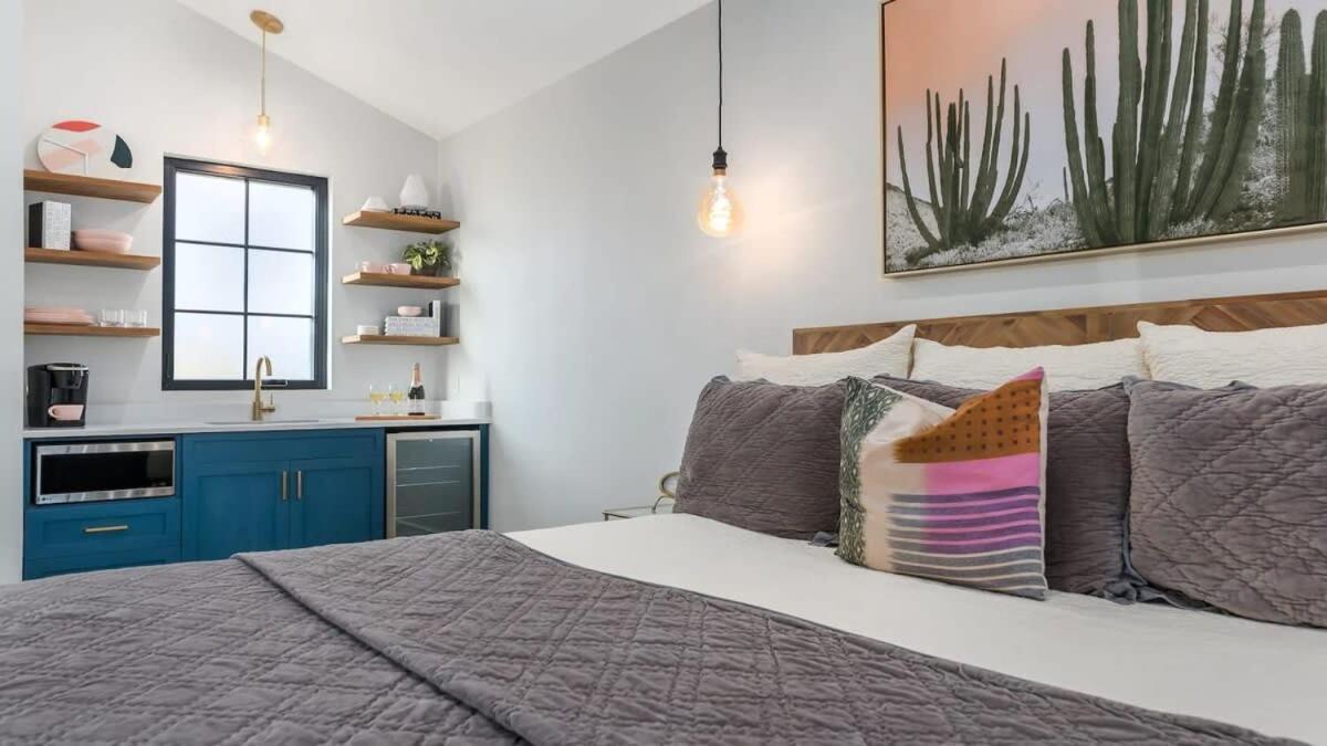 Alley Kat Guesthouse With Private Hot Tub Fredericksburg Extérieur photo